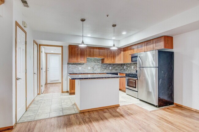 Building Photo - 2535 Spruce St