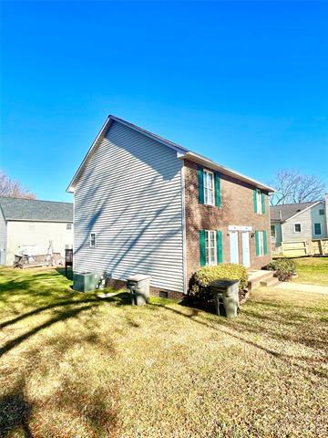 Building Photo - 608 Bethpage Rd