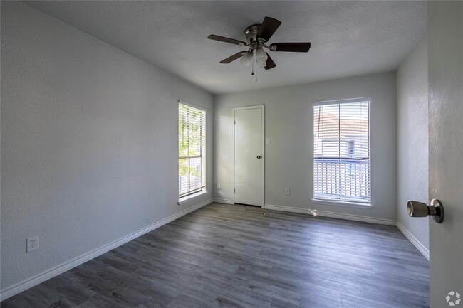 Foto del edificio - 13151 Walden Rd
