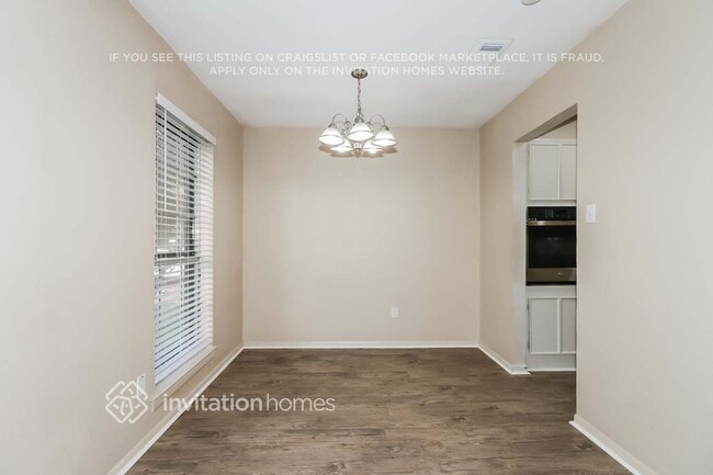 Building Photo - 745 Academy Ln