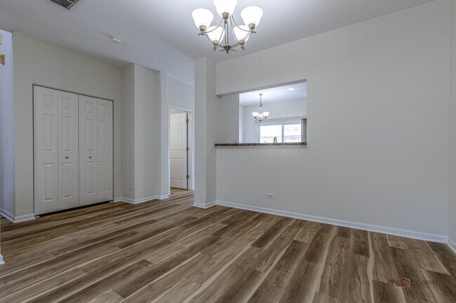 Foto del edificio - 6163 Mayfair Ave
