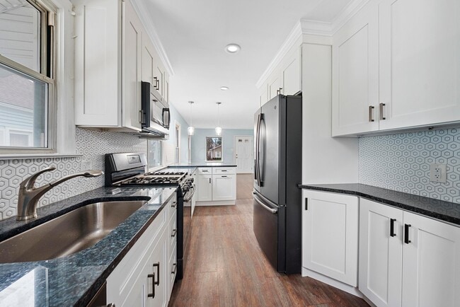 Building Photo - 2727 Bellwood Ave