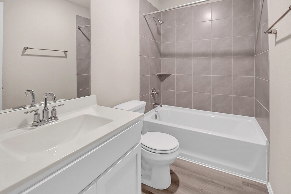 Foto principal - 7710 Squall Ln