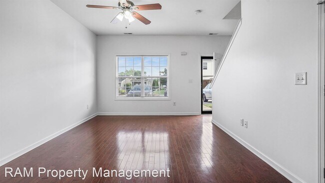 Foto del edificio - 2 br, 1.5 bath House - 4006 Clinton Lane