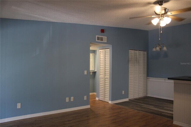 Foto del edificio - 3295 Fox Chase Cir