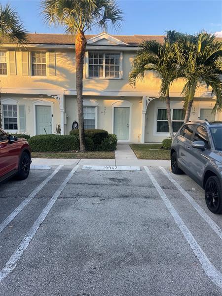 Foto del edificio - 9967 NW 56th Pl