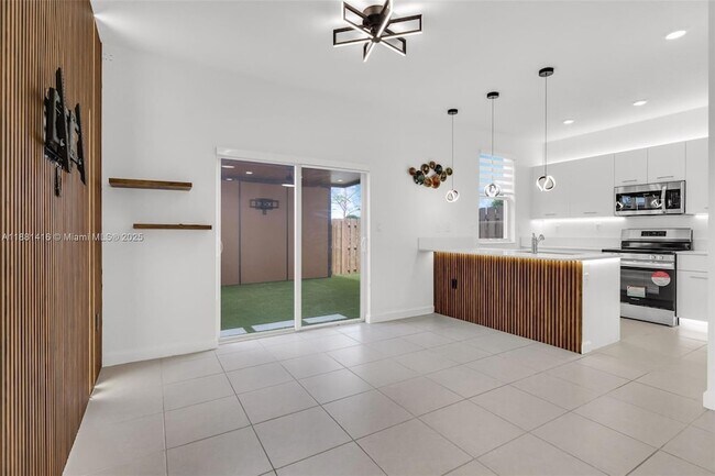 Foto del edificio - 12373 NW 24th Pl
