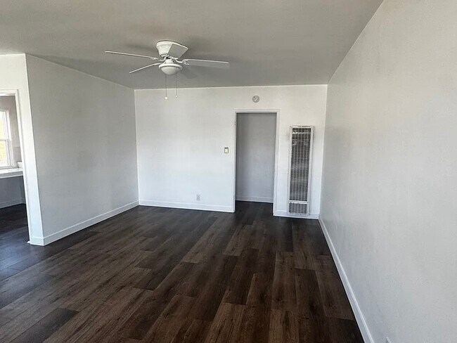 Foto del edificio - 4350 Filhurst Ave