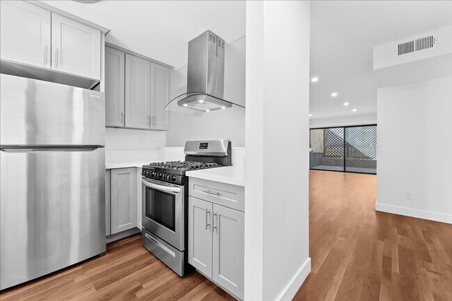 Foto del edificio - 448 W Windsor Rd