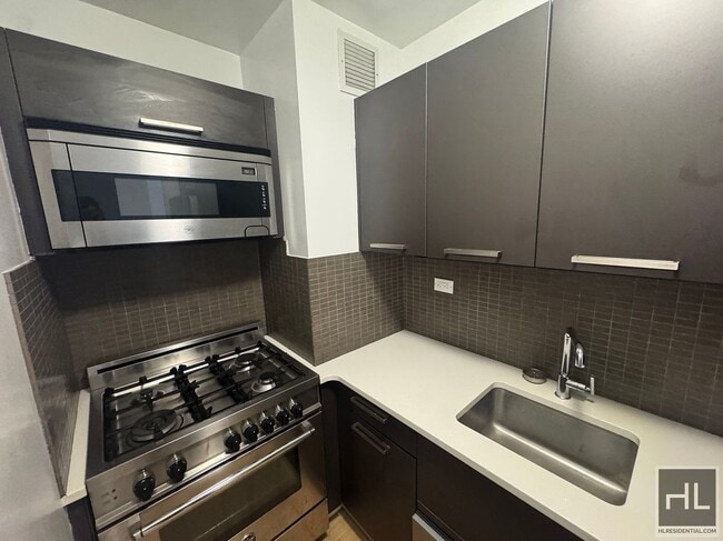 Building Photo - East 39th Street