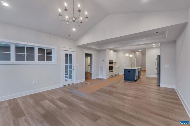 Building Photo - 2018 Larkin Ave
