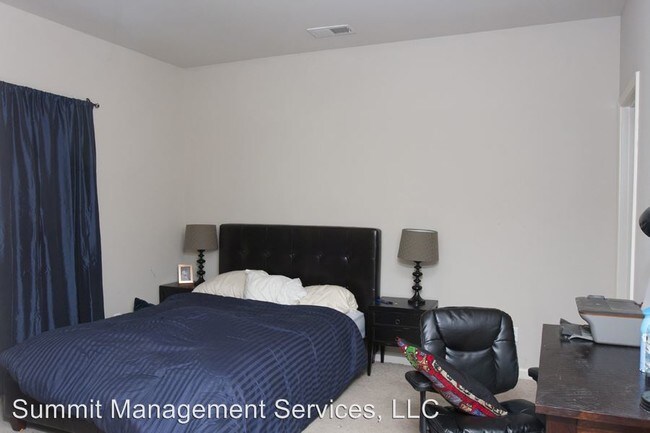 Foto del edificio - 220 Sweet Bay Dr