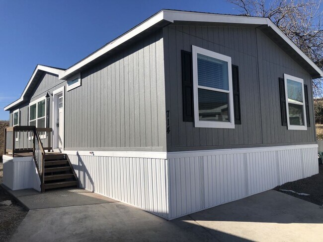 Building Photo - 1801 W 92nd Ave