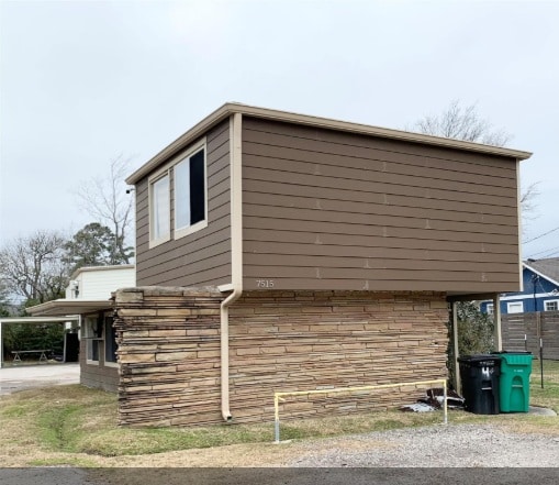 Building Photo - 7515 Bayway Dr