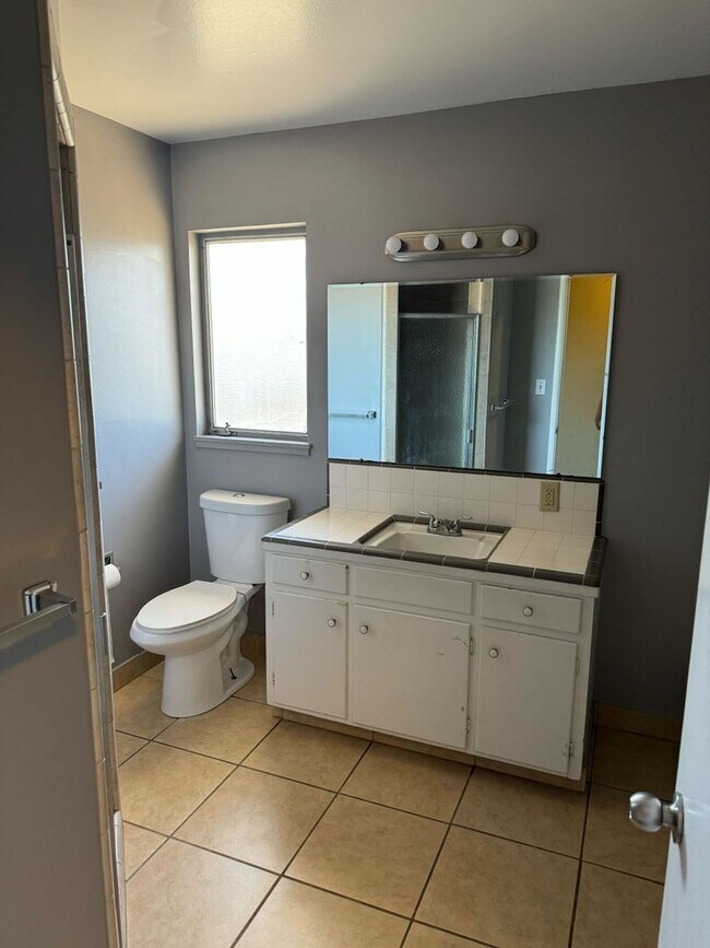 Foto del edificio - A Must see!  Apply to schedule viewing