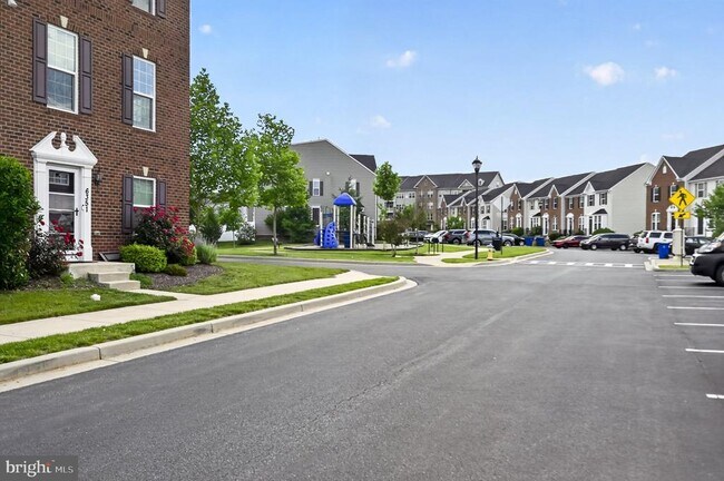 Foto del edificio - 6357 Walcott Ln