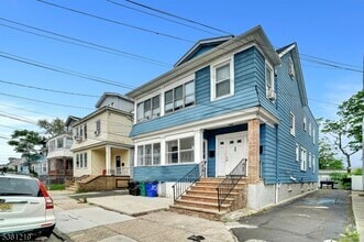 Building Photo - 35 Chester Ave