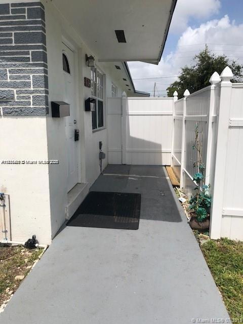 Foto principal - 904 SW 7th Terrace