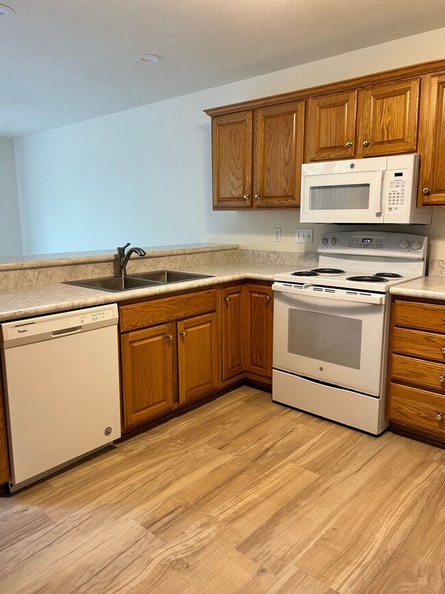 Building Photo - 11385 Edgemere Terrace