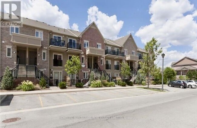 Building Photo - 4975-4975 Southampton Dr