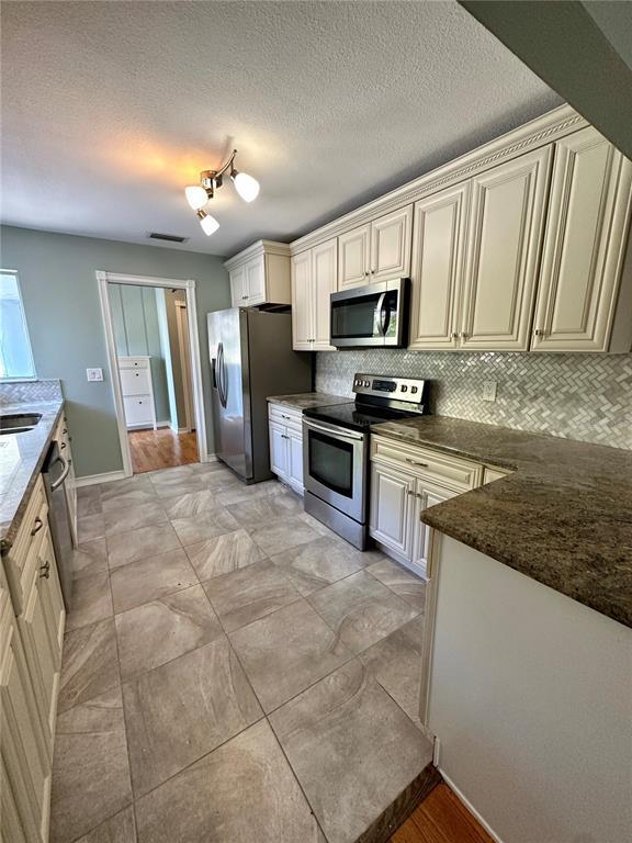 Building Photo - 3752 McKay Creek Dr