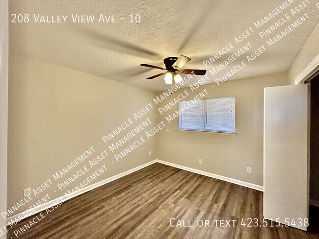 Building Photo - 208 Valley View Ave