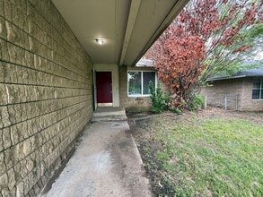 Building Photo - 312 W Quantico St