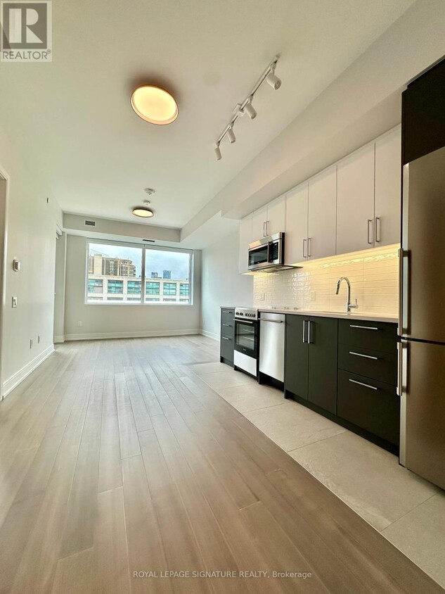 Photo principale - 664-664 Spadina Ave.