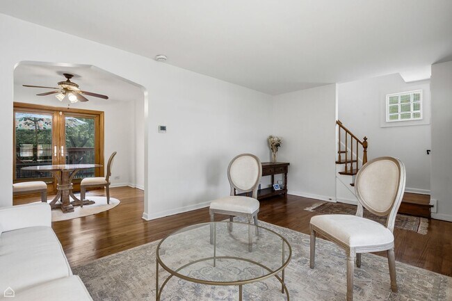 Foto del edificio - 6558 N Troy St