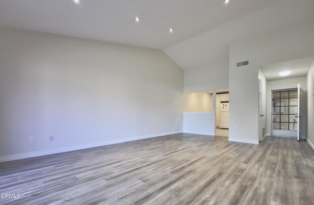 Foto del edificio - 11243 Village 11