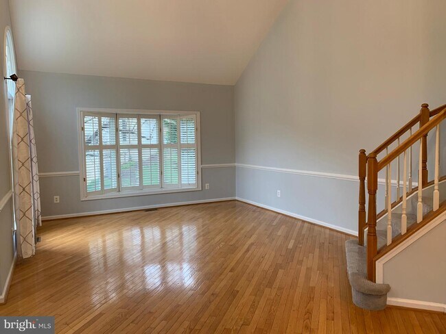 Foto del edificio - 12925 Wheatland Rd