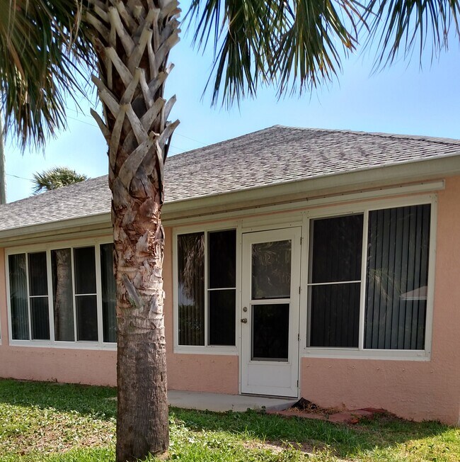 Back Grill/Plant area - 104 Ponce de Leon Dr