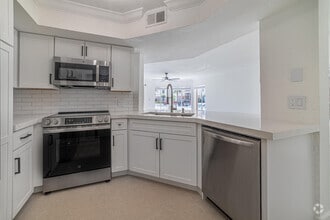 Building Photo - 815 Boynton Beach Blvd