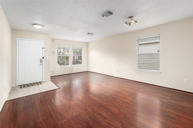 Building Photo - 18218 Thicket Grove Rd