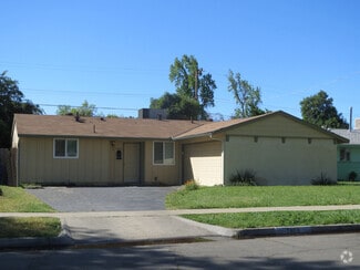 Building Photo - 2806 E Swift Ave