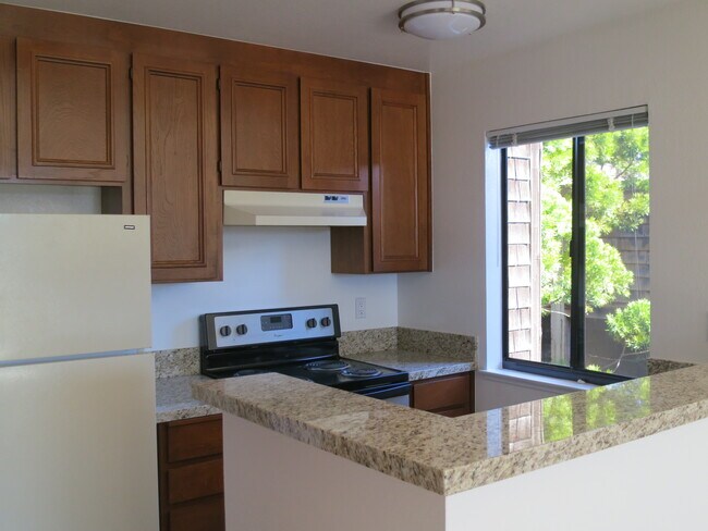 Building Photo - 512 Seaver Dr