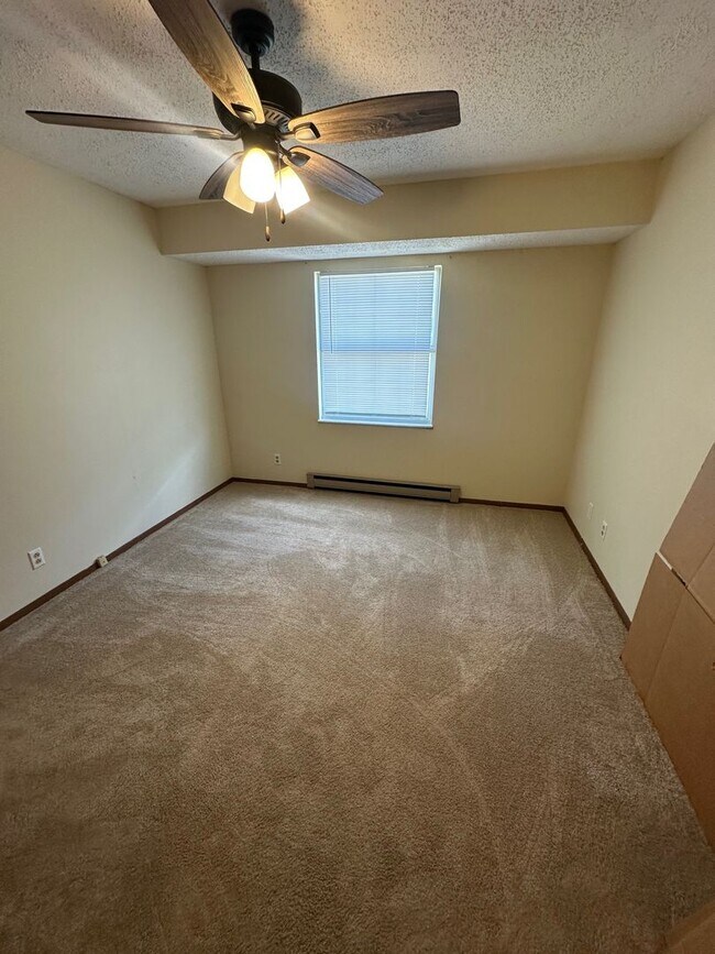 Foto del edificio - 518 N Oak St