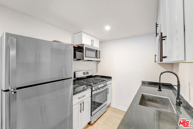 Foto del edificio - 316 Crane Blvd