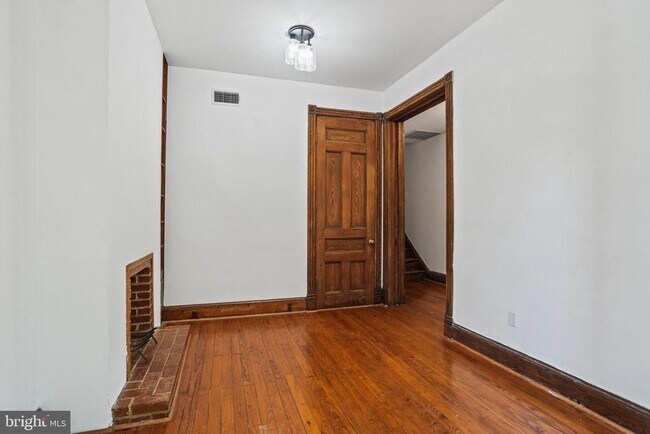 Building Photo - 61 Randolph Pl NE