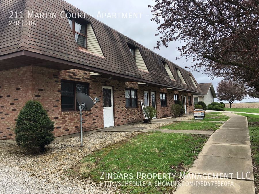 Primary Photo - 2 bedroom 1.5 bath townhouse apartment for...