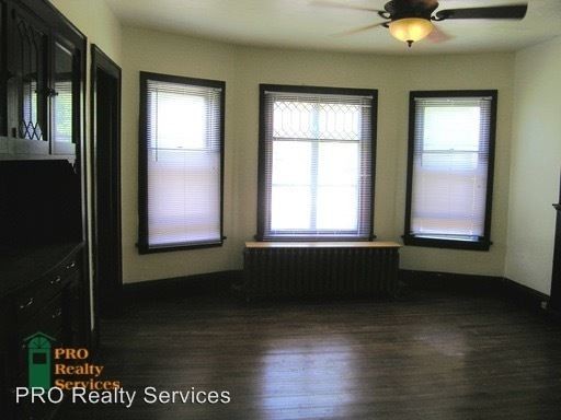 Foto principal - 927-927 Logan Ave N