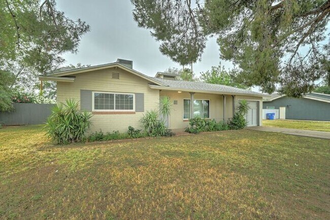 Foto del edificio - COMING SOON! Charming 2-Bedroom Rental in ...