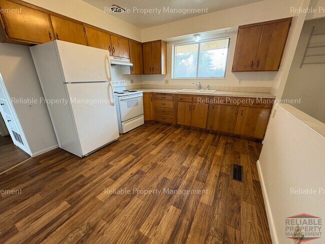 Foto del edificio - 2650 E 17th St