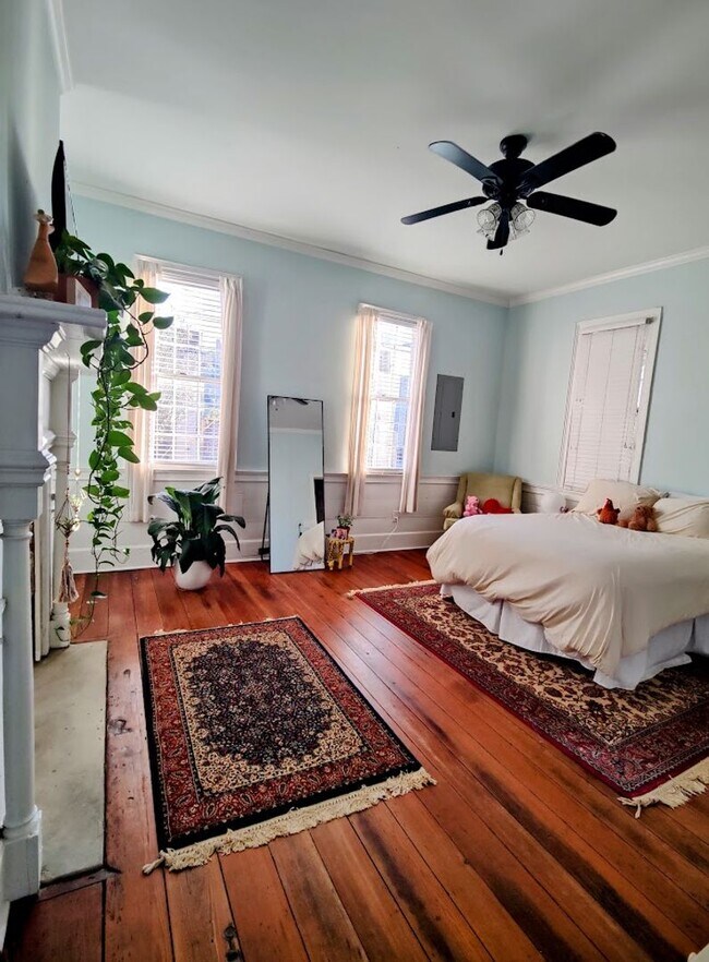 Building Photo - 109 Coming St