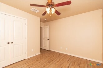 Building Photo - 1020 Woodland Bend Cir