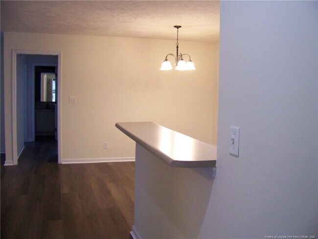 Foto del edificio - 513 Meadowland Ct