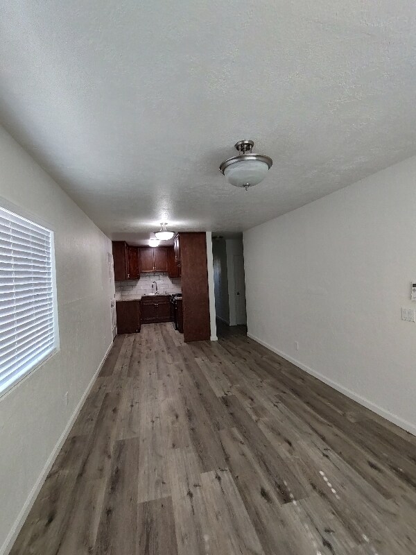 Foto del edificio - 137 S Ash Ave