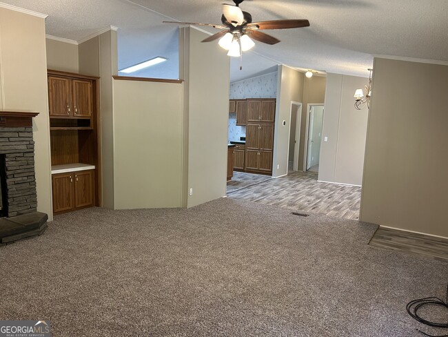 Foto del edificio - 6598 Jackson Trail Rd