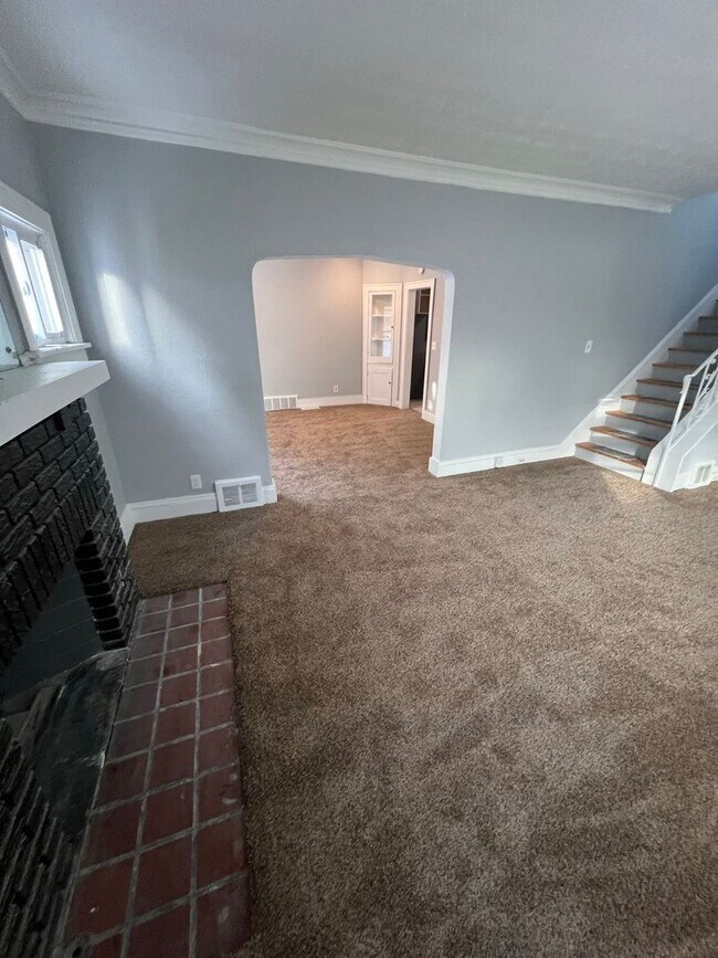 Foto del edificio - 18101 Schenely Ave