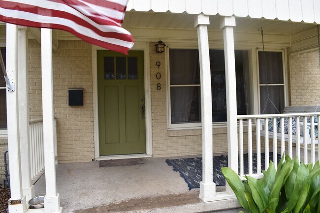 Building Photo - FULLY Renovated home in Historic Temple Neighborhood!